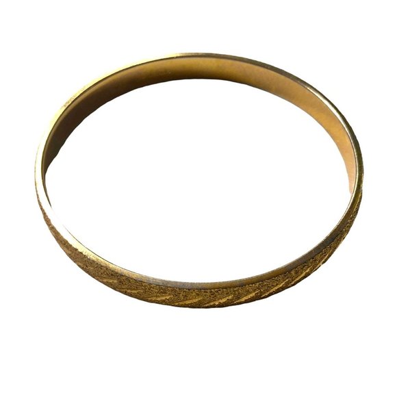 Monet Vintage Etched Gold Tone Bangle Bracelet Bold Gold - Picture 3 of 11